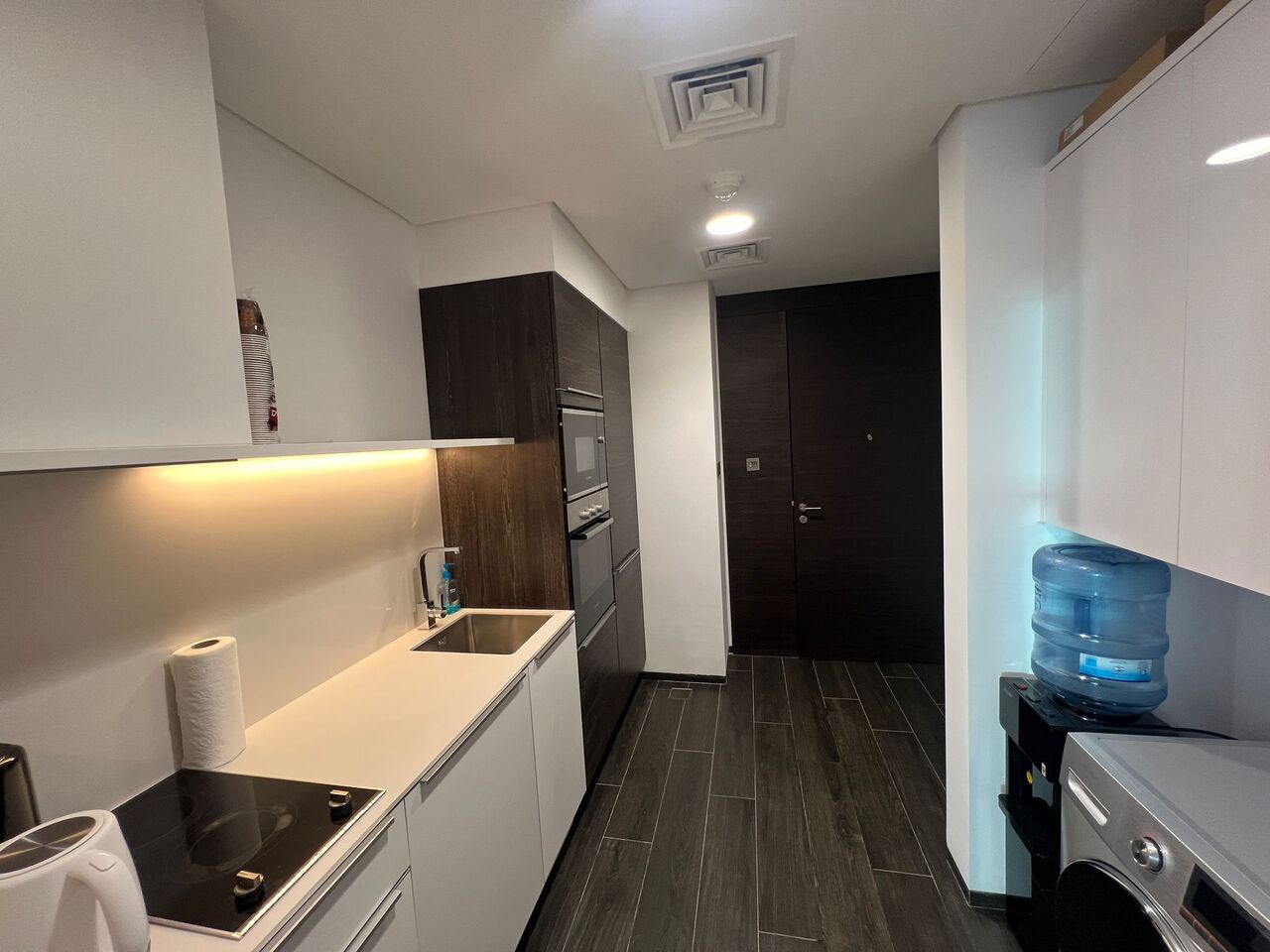 Manama, Apartments, Flats, Houses & Villas, BHD 360/month,  Furnished,  Studio,  Chic Furnished Studio With Balcony In Bahrain Financial Harbour