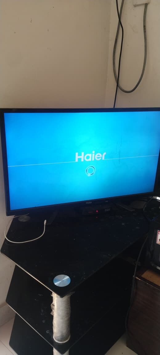 Muharraq, Electronics, BHD 65,  Urgent Sale .TV,,Airtel Set Of Box With Remote,Dish(Big),TV Stand