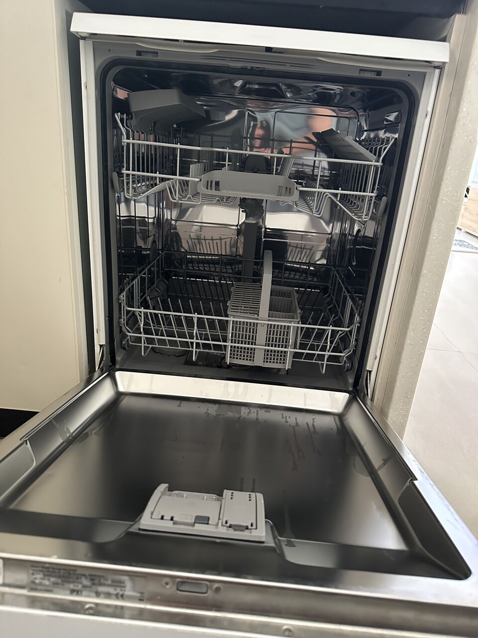 Riyadh, Appliances, SAR 800,  Bosch Serie 4 Dishwasher (SilencePlus)