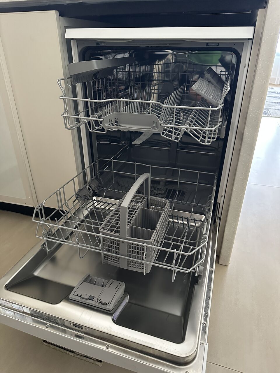 Riyadh, Appliances, SAR 800,  Bosch Serie 4 Dishwasher (SilencePlus)