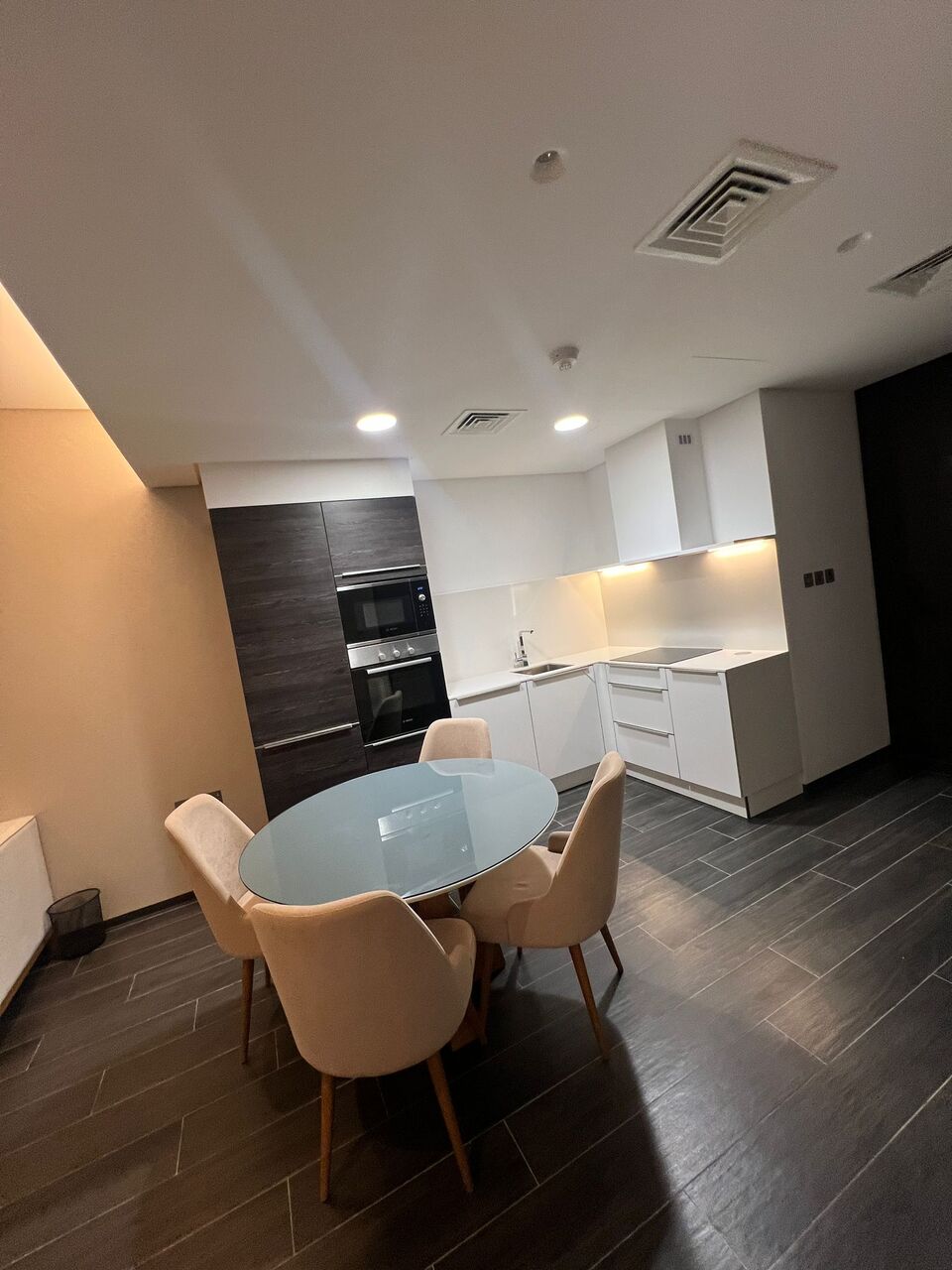 Manama, Apartments, Flats, Houses & Villas, BHD 470/month,  Furnished,  1 BR,  Stylish  Apartment  For Rent With City View In Bahrain Financial Harbour