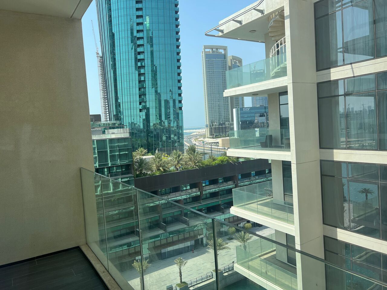 Manama, Apartments, Flats, Houses & Villas, BHD 460/month,  Furnished,  1 BR,  Apartment For Rent  With City & Canal Views | Bahrain Financial Harbour