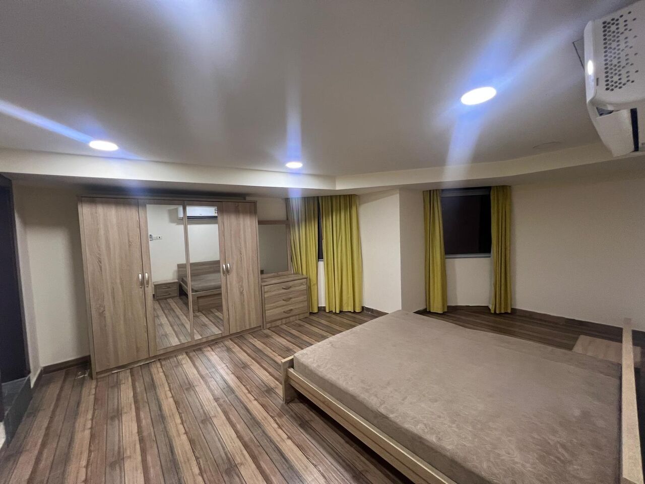 Juffair, Apartments, Flats, Houses & Villas, BHD 300/month,  Furnished,  2 BR,  Budget-Friendly  Apartment For Rent In Juffair