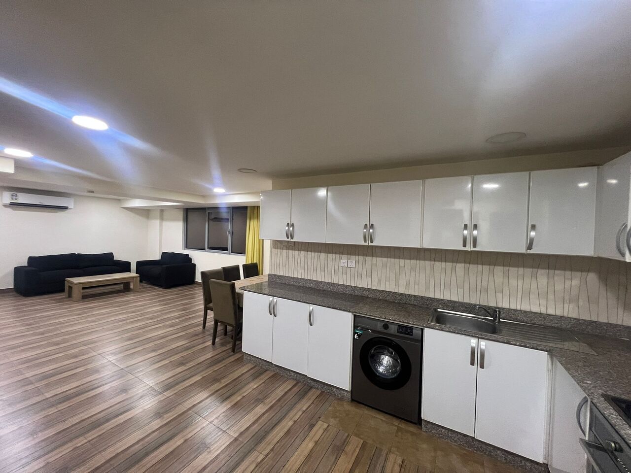 Juffair, Apartments, Flats, Houses & Villas, BHD 300/month,  Furnished,  2 BR,  Budget-Friendly  Apartment For Rent In Juffair
