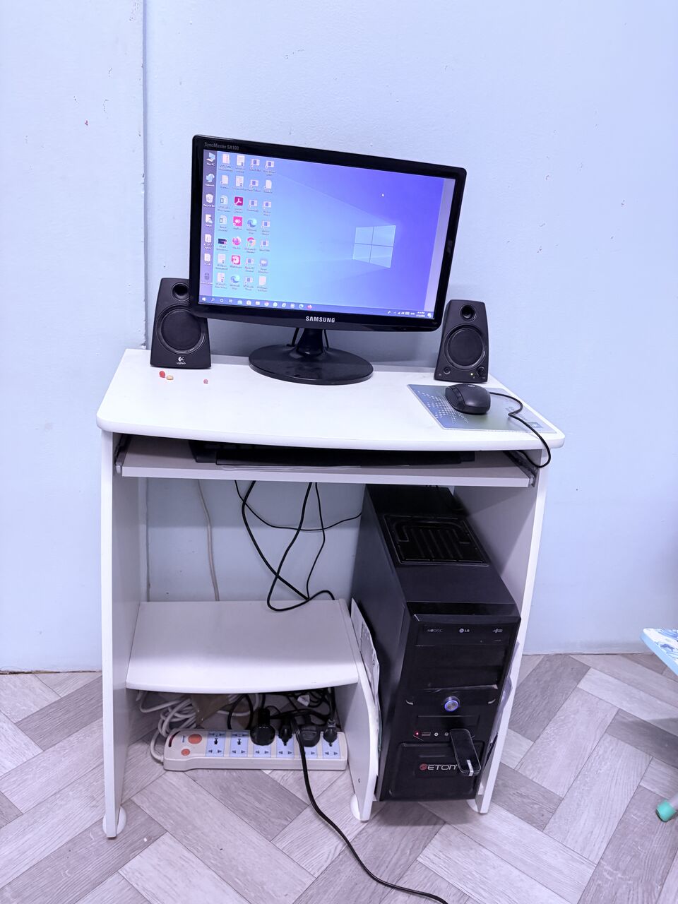 Dammam, Computers, SAR 450,  Core I3 Desktop Computer With Computer Desk For Sale