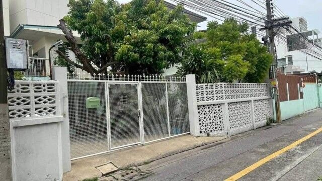Bangkok, Real Estate For Sale, THB 28000000,  3 BR,  60 Sq. Feet,  HS 2023 2-story Detached House For Sale, Soi Sukhumvit 65, Exit Ekkamai 10, Convenient