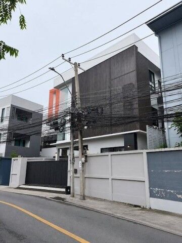 Bangkok, Villas, THB 120000,  100 Sq. Feet,  HR 10351 3-story Detached House For Rent, Sutthisan, Huai Khwang, Near MRT Sutthisan,