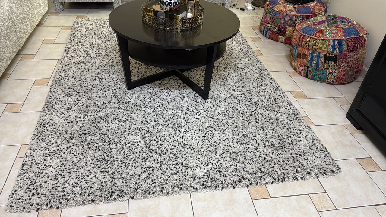 Al Malaz, Household Items, SAR 200,  Carpet Bought From IKEA For Sale