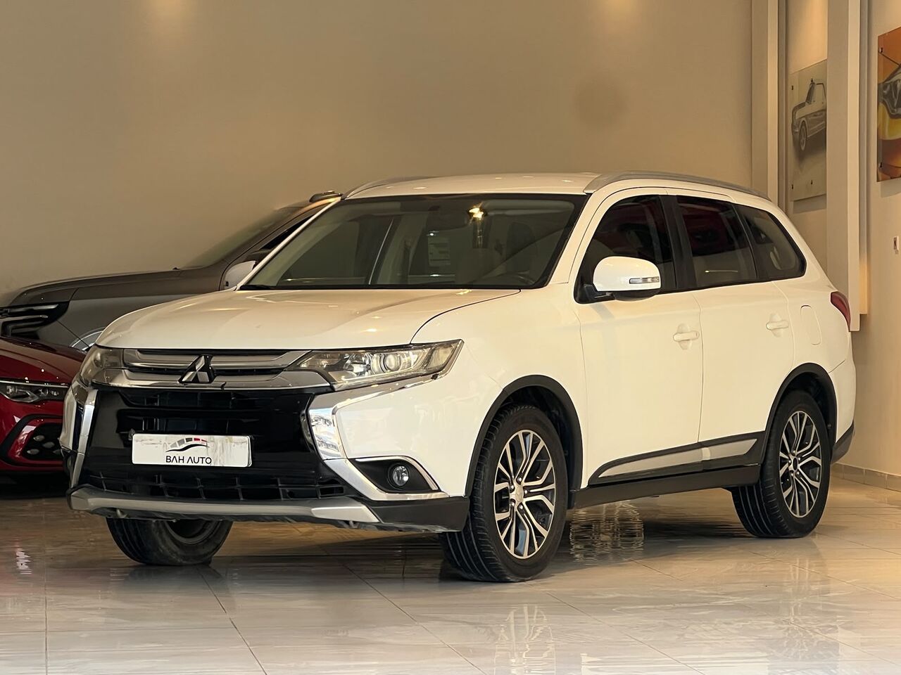 Riffa, Vehicles, Cars & Trucks , BHD 3600,  MITSUBISHI OUTLANDER,  2017,  Automatic,  296000 KM,   MODEL  FOR SALE