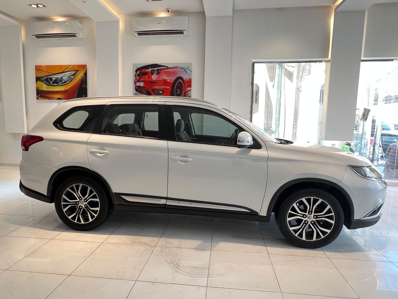 Riffa, Vehicles, Cars & Trucks , BHD 3600,  MITSUBISHI OUTLANDER,  2017,  Automatic,  296000 KM,   MODEL  FOR SALE