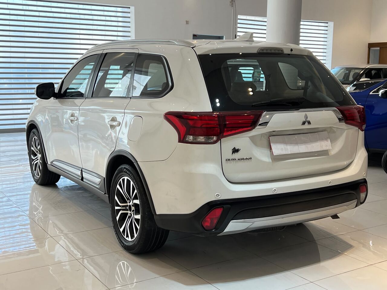 Riffa, Vehicles, Cars & Trucks , BHD 3600,  MITSUBISHI OUTLANDER,  2017,  Automatic,  296000 KM,   MODEL  FOR SALE