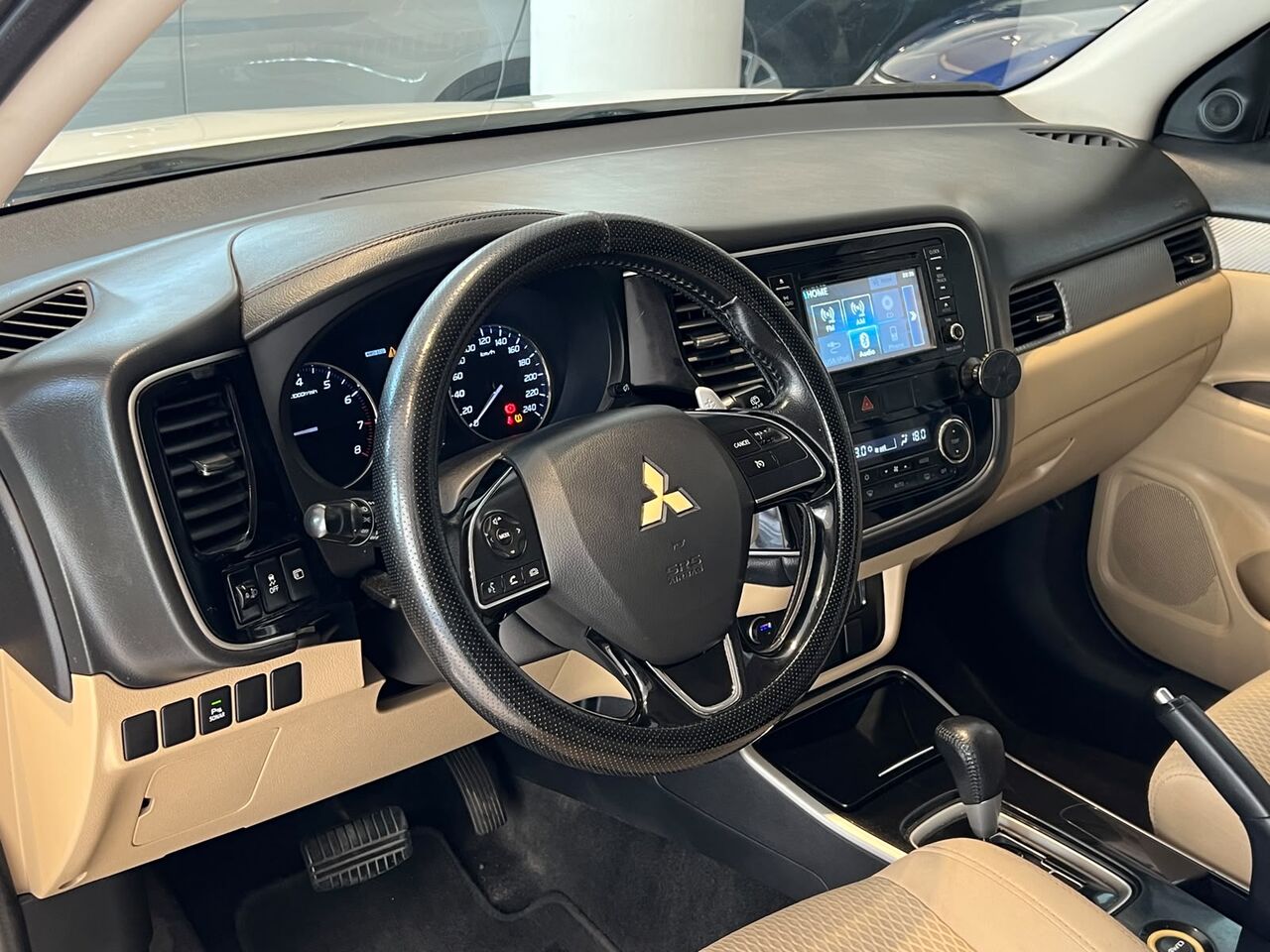 Riffa, Vehicles, Cars & Trucks , BHD 3600,  MITSUBISHI OUTLANDER,  2017,  Automatic,  296000 KM,   MODEL  FOR SALE