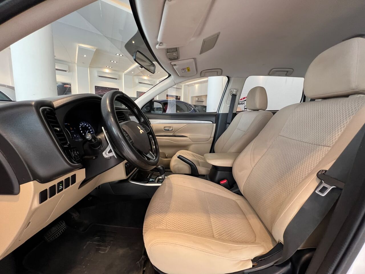 Riffa, Vehicles, Cars & Trucks , BHD 3600,  MITSUBISHI OUTLANDER,  2017,  Automatic,  296000 KM,   MODEL  FOR SALE