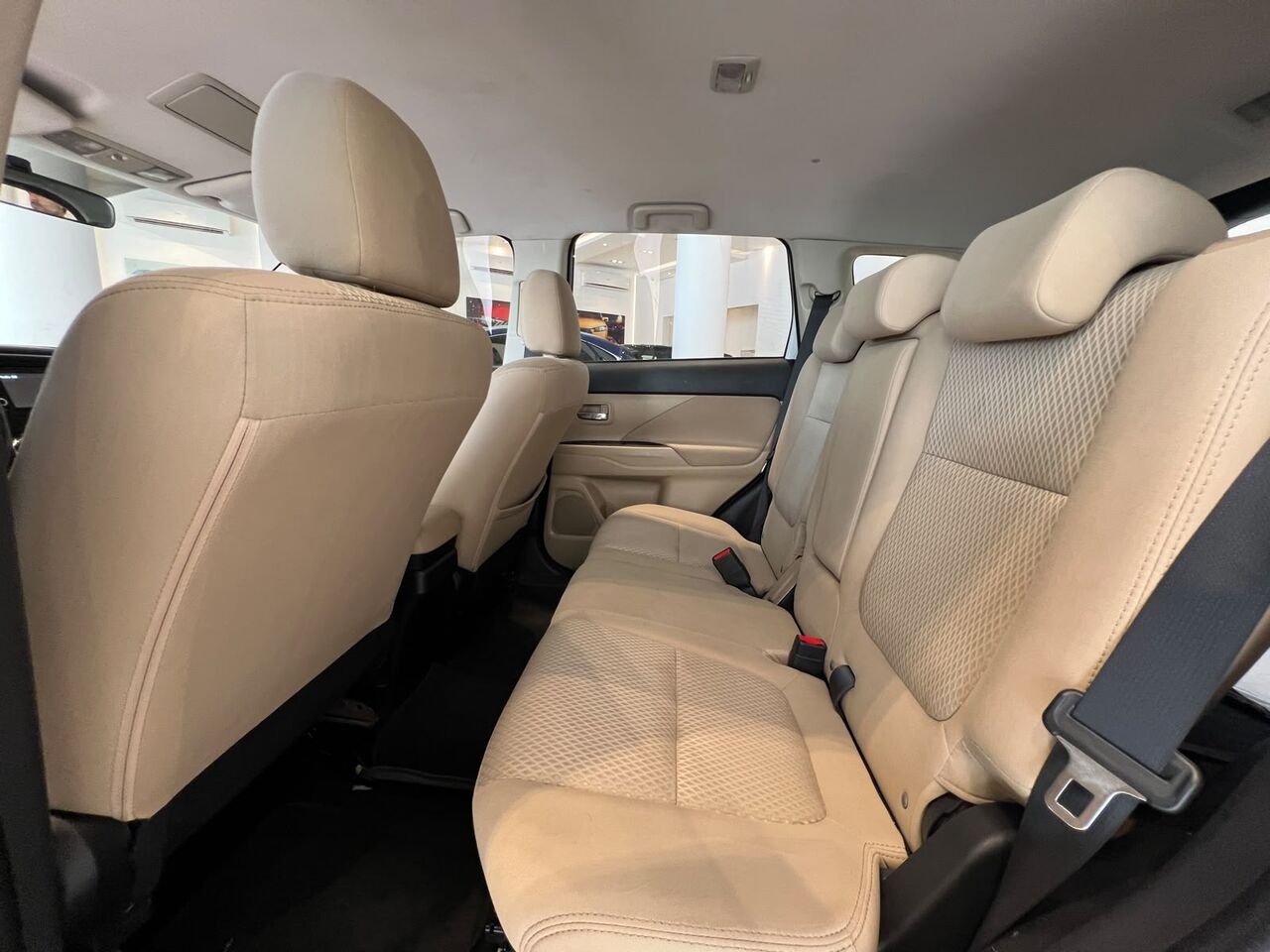 Riffa, Vehicles, Cars & Trucks , BHD 3600,  MITSUBISHI OUTLANDER,  2017,  Automatic,  296000 KM,   MODEL  FOR SALE