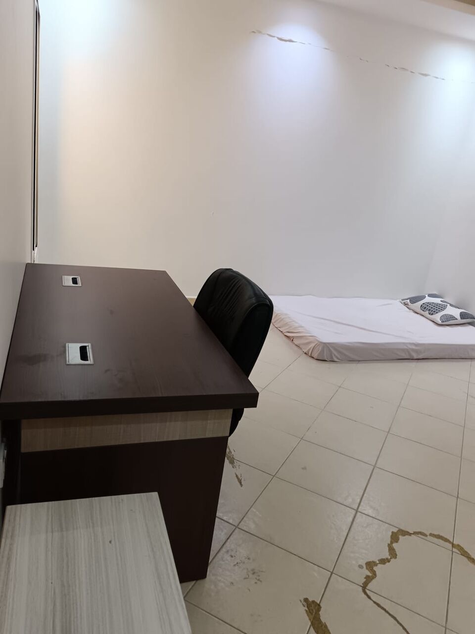 Riyadh, Rooms for Rent, SAR 1500/month,  Furnished,  Spacious Semi-Furnished Room In 4-Bedroom Apartment