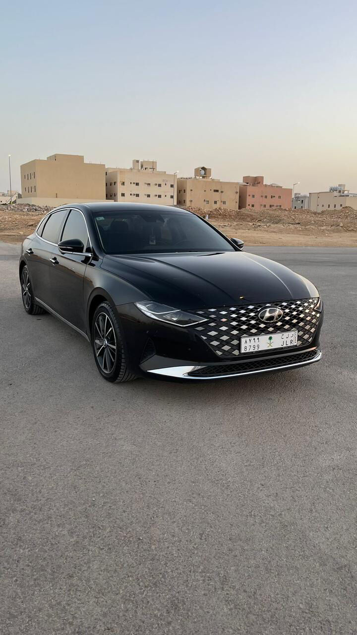 Riyadh, Vehicles, Cars & Trucks , SAR 70000,  Hyundai Azera,  2020,  Automatic,  14000 KM,  Shashah Kabiruh Tadeam Kar Bili Waqawqil - Shahin Lasilkiun - Niqat Eamya