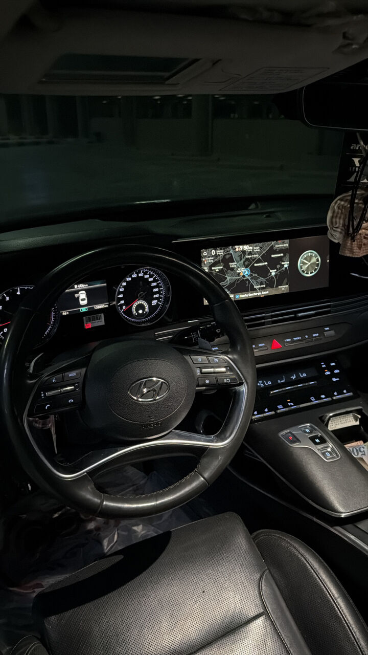 Riyadh, Vehicles, Cars & Trucks , SAR 70000,  Hyundai Azera,  2020,  Automatic,  14000 KM,  Shashah Kabiruh Tadeam Kar Bili Waqawqil - Shahin Lasilkiun - Niqat Eamya