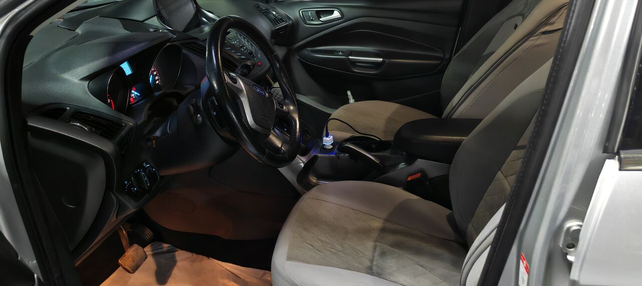 Riyadh, Vehicles, Cars & Trucks , SAR 18000,  Ford Escape,  2015,  Automatic,  189000 KM,    Accident Free 189k Odo 18000sar