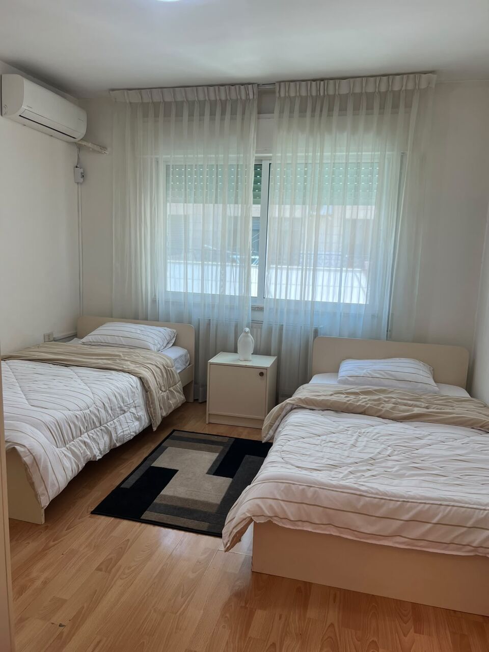 Amman, Apartments, Flats, Houses & Villas, JOD 12000/year,  Furnished,  3 BR,  140 Sq. Meter,  Luxury Apartment For Rent