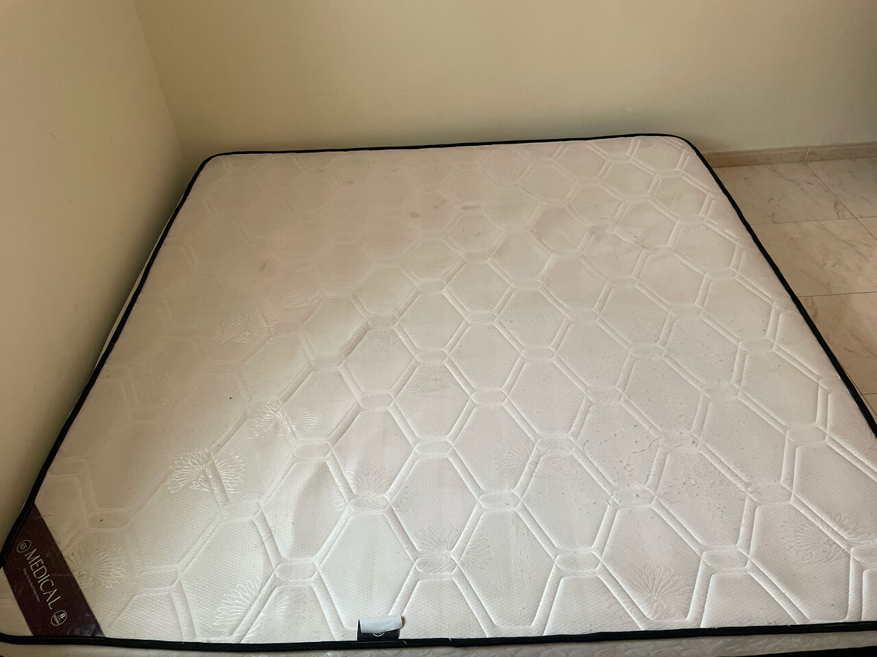 Jeddah, Furniture, SAR 1,  Urgent Selling-final Exit-household Stuff