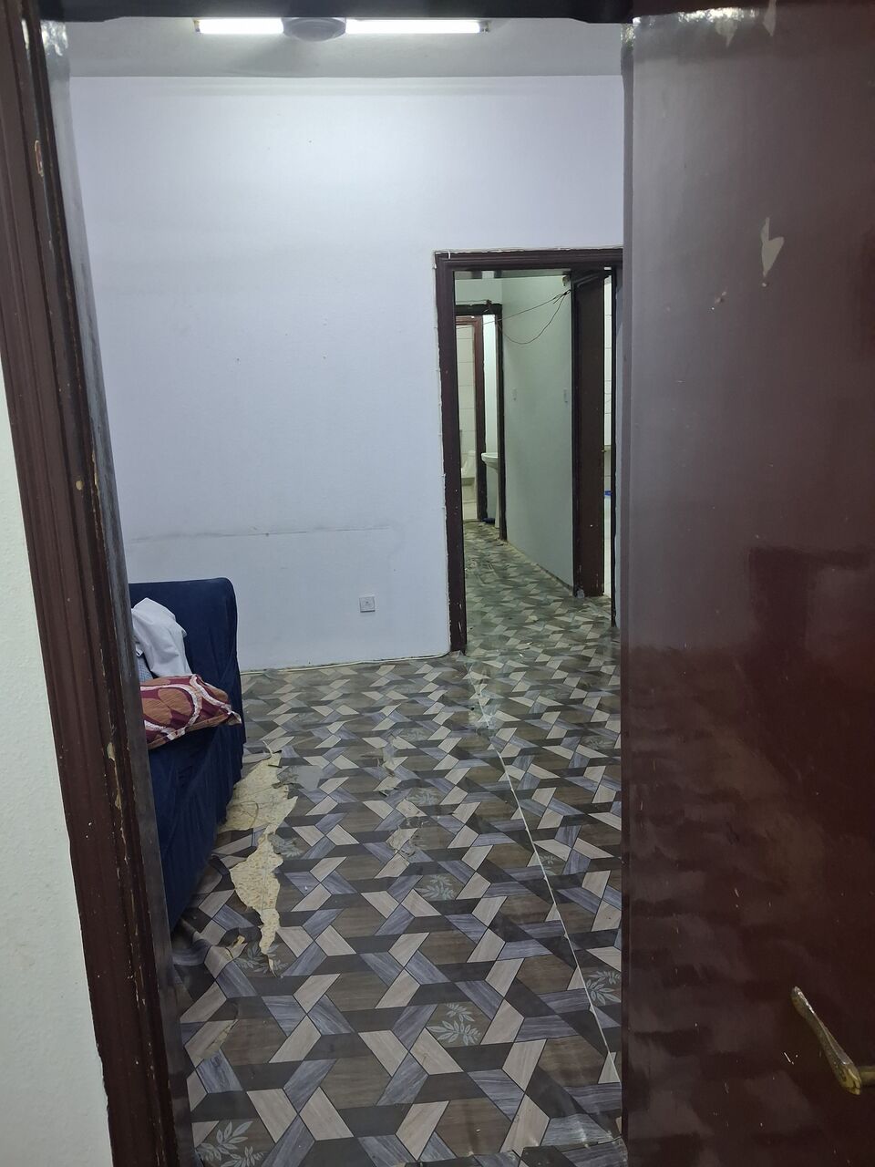 Riyadh, Apartments, Flats, Houses & Villas, SAR 19000/year,  3 BR,  3Rooms Hall Family Apartment Available In Shmesi Near AKR Restaurant