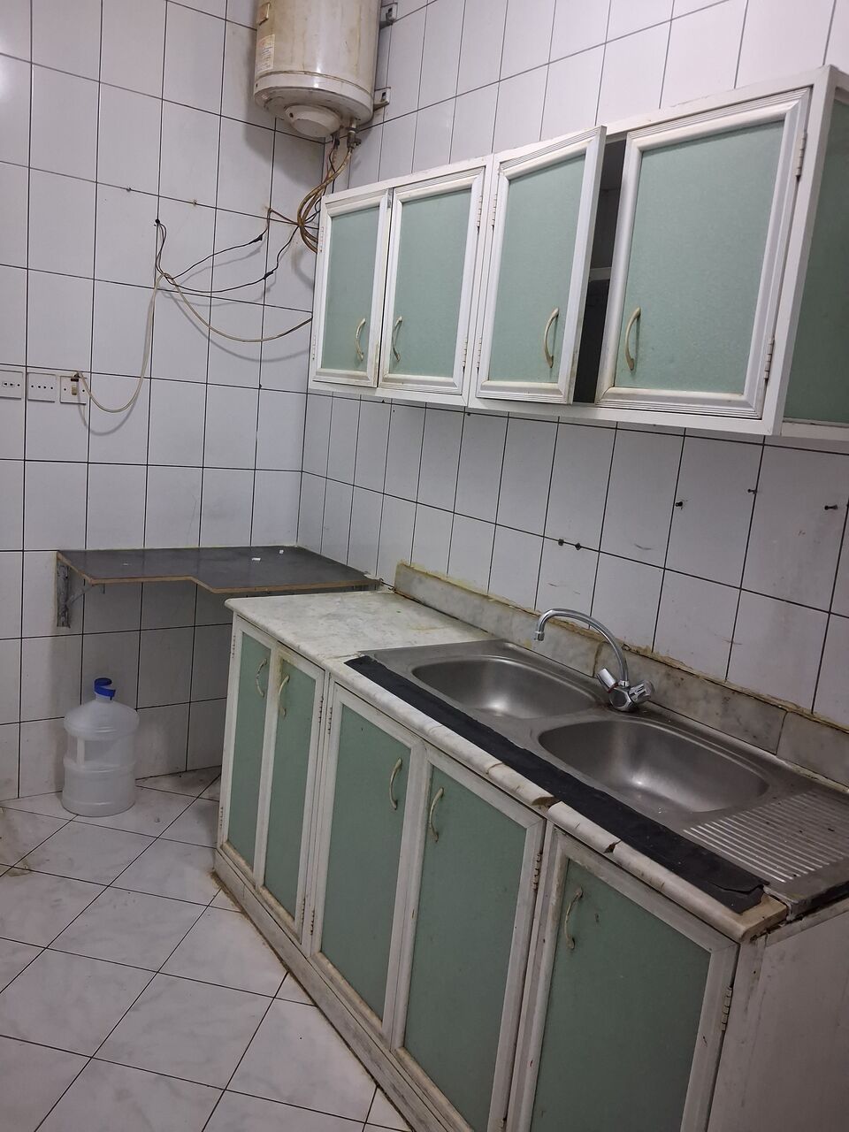 Riyadh, Apartments, Flats, Houses & Villas, SAR 19000/year,  3 BR,  3Rooms Hall Family Apartment Available In Shmesi Near AKR Restaurant