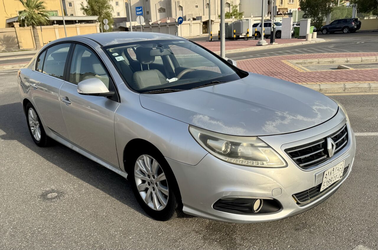 Dammam, Vehicles, Cars & Trucks , SAR 17500,  Renault Safrane,  2014,  Automatic,  117 KM,  Great Deal! Silver   | 2.5L Engine | Very Low Mileage & Rear AC 🚗✨