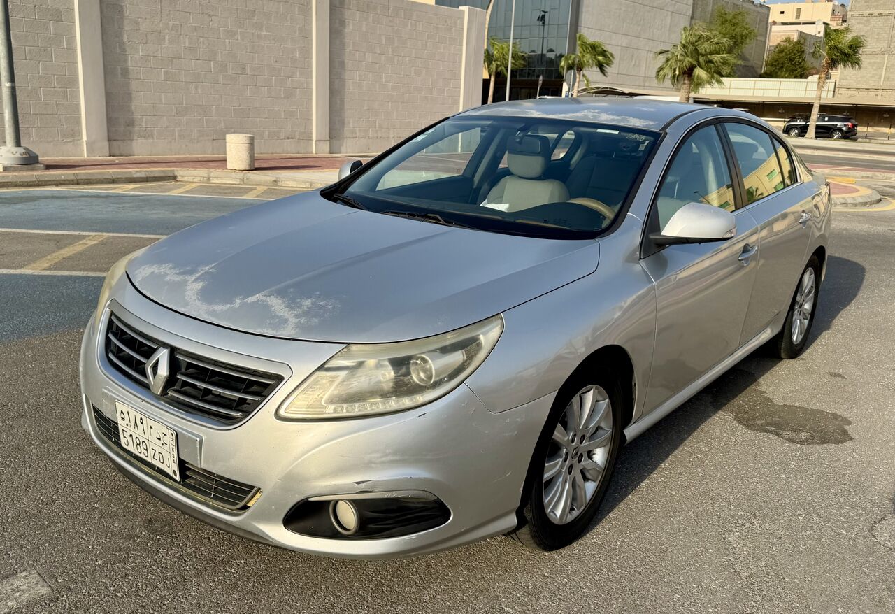 Dammam, Vehicles, Cars & Trucks , SAR 17500,  Renault Safrane,  2014,  Automatic,  117 KM,  Great Deal! Silver   | 2.5L Engine | Very Low Mileage & Rear AC 🚗✨