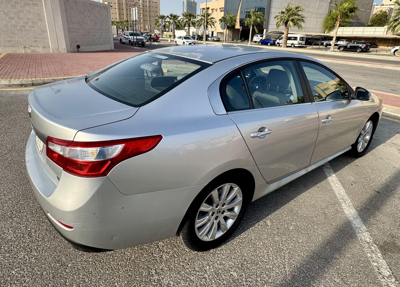 Madinat Al Ummal, Vehicles, Cars & Trucks , SAR 17500,  Renault Safrane,  2014,  Automatic,  117 KM,