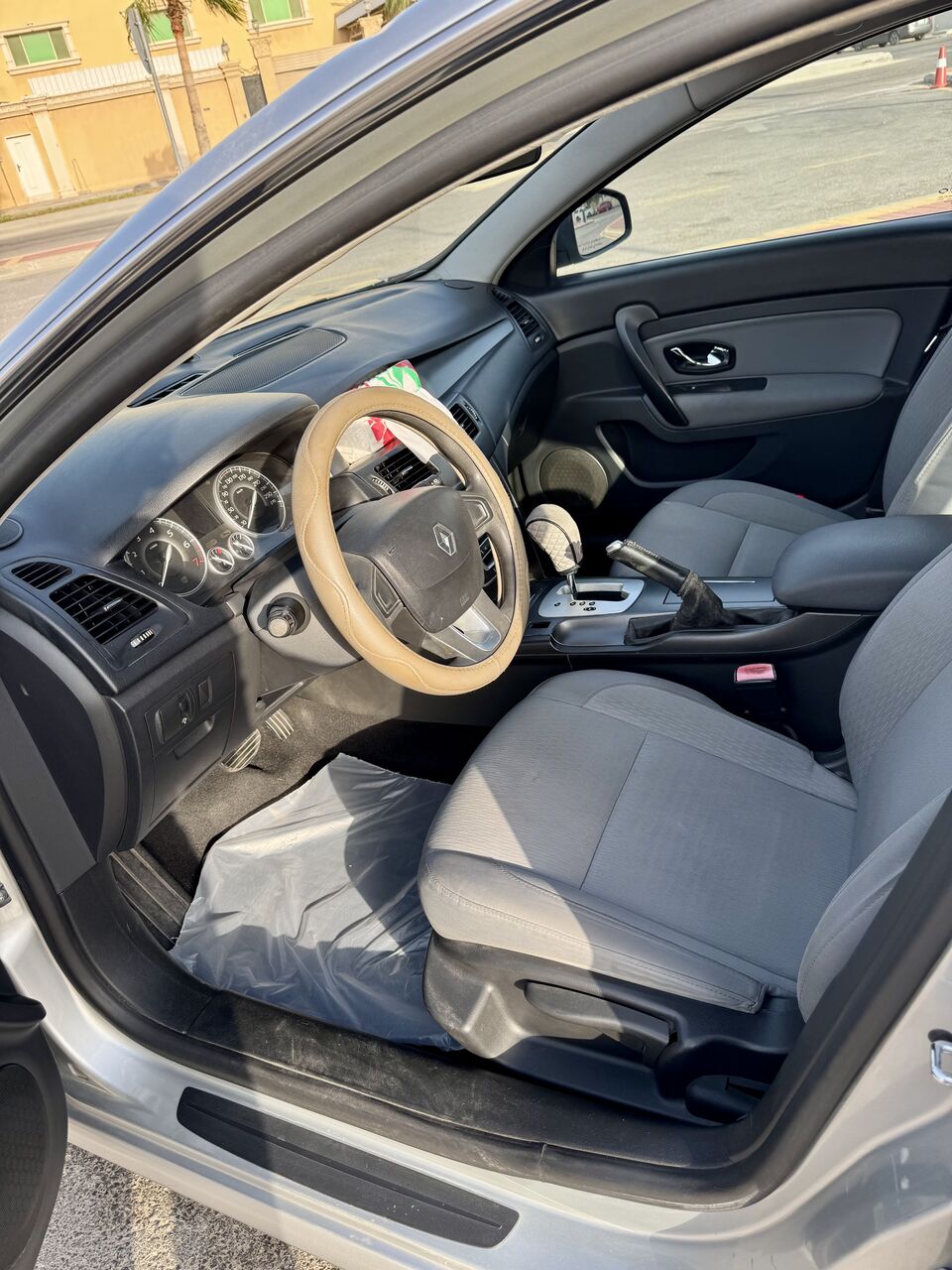 Madinat Al Ummal, Vehicles, Cars & Trucks , SAR 17500,  Renault Safrane,  2014,  Automatic,  117 KM,