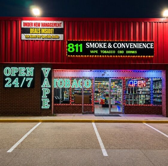 New York, Business, 811 Smoke & Convenience