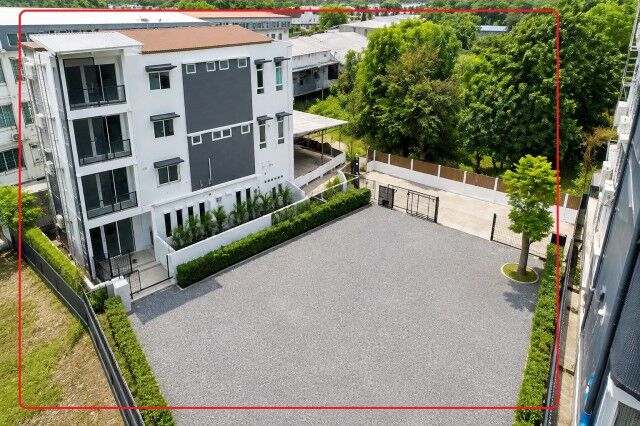 Bangkok, Villas, THB 199998,  146 Sq. Feet,  Building 4 Floors, 6 Bedrooms, 800 Sq M. The Scene Town In Town, 800 M. Along Ramintra