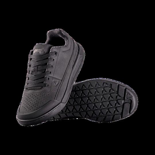 Melbourne, Sporting Goods, Mountain Biking Shoes: Clip-In Or Flat Pedal Compatible?