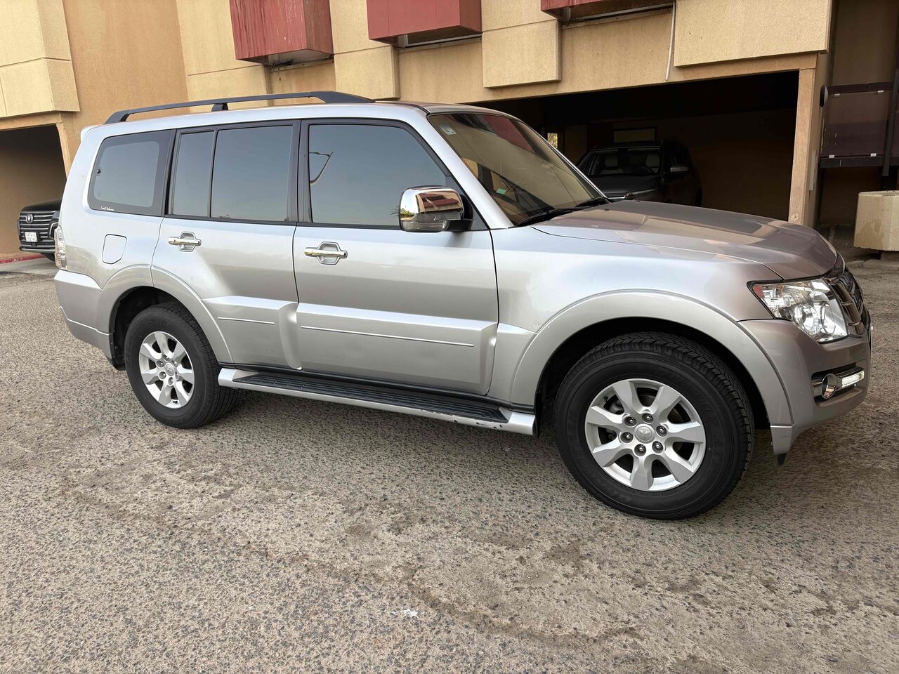 Jeddah, Vehicles, Cars & Trucks , SAR 63000,  Mitsubishi Pajero,  2019,  Automatic,  104400 KM,   GLS .