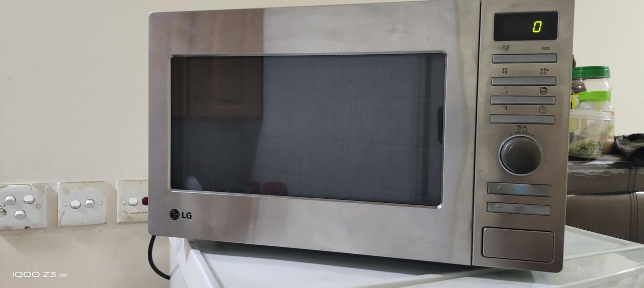 Umm Al Hassam, Electronics, BHD 25,  Microwave Oven For Sale