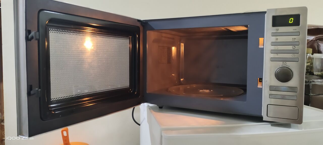 Umm Al Hassam, Electronics, BHD 25,  Microwave Oven For Sale