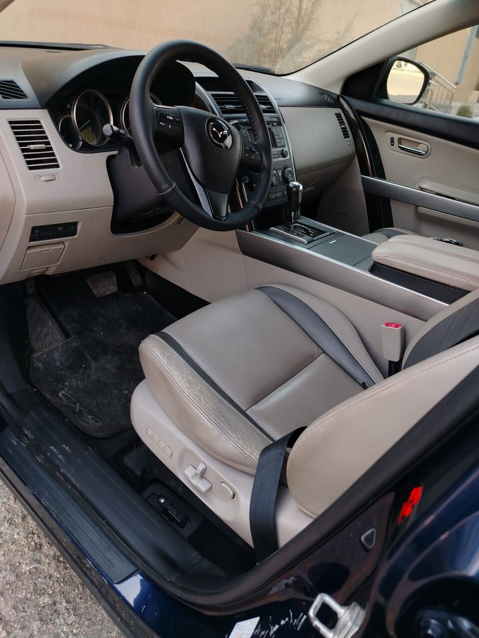 Riyadh, Auto Parts, SAR 27000,  Mazda CX9 Model 2011 For Sale (Low Odo)