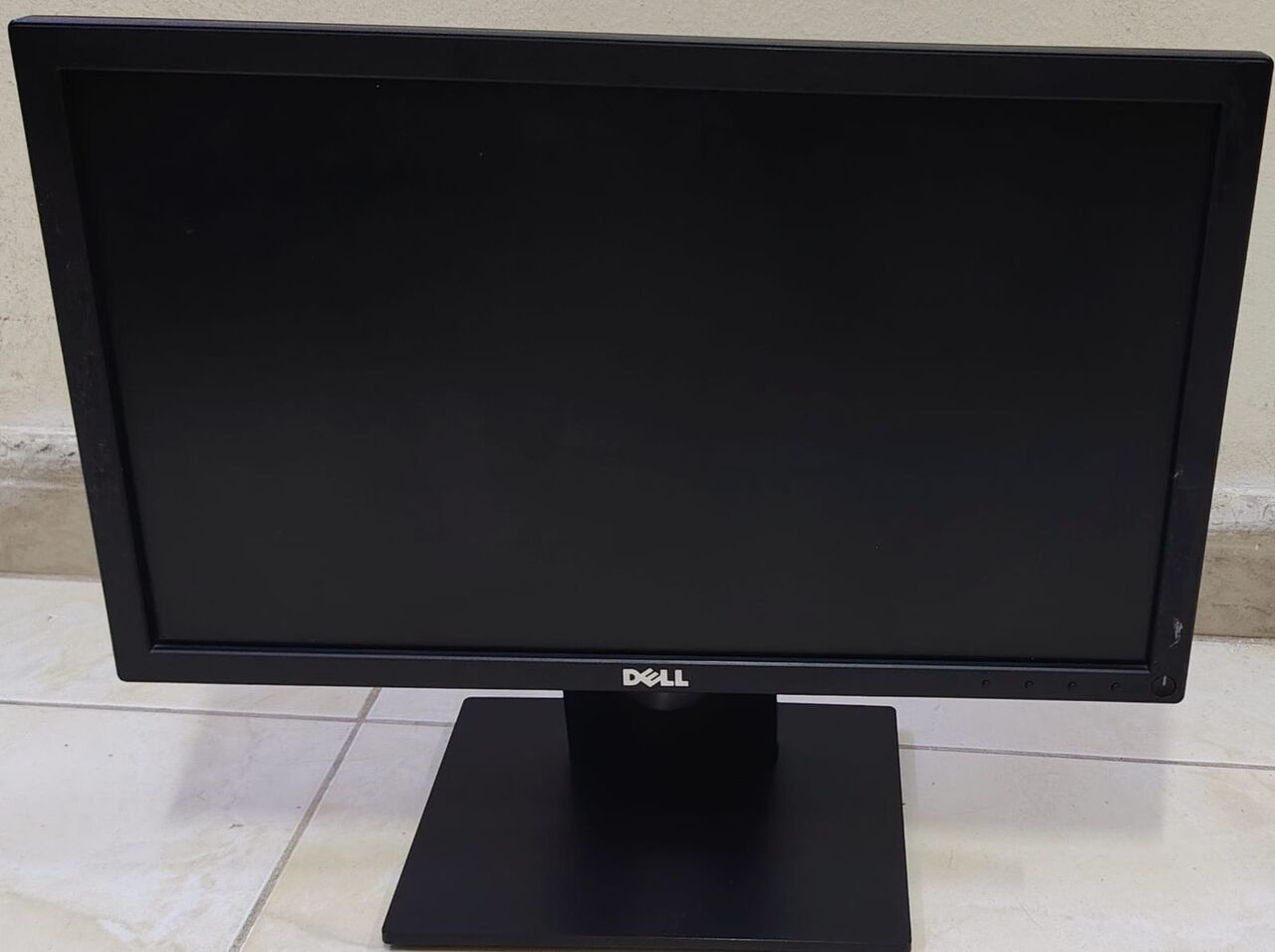 Khobar, Computers, SAR 180,  Dell LED Wide Monitor E1916hv