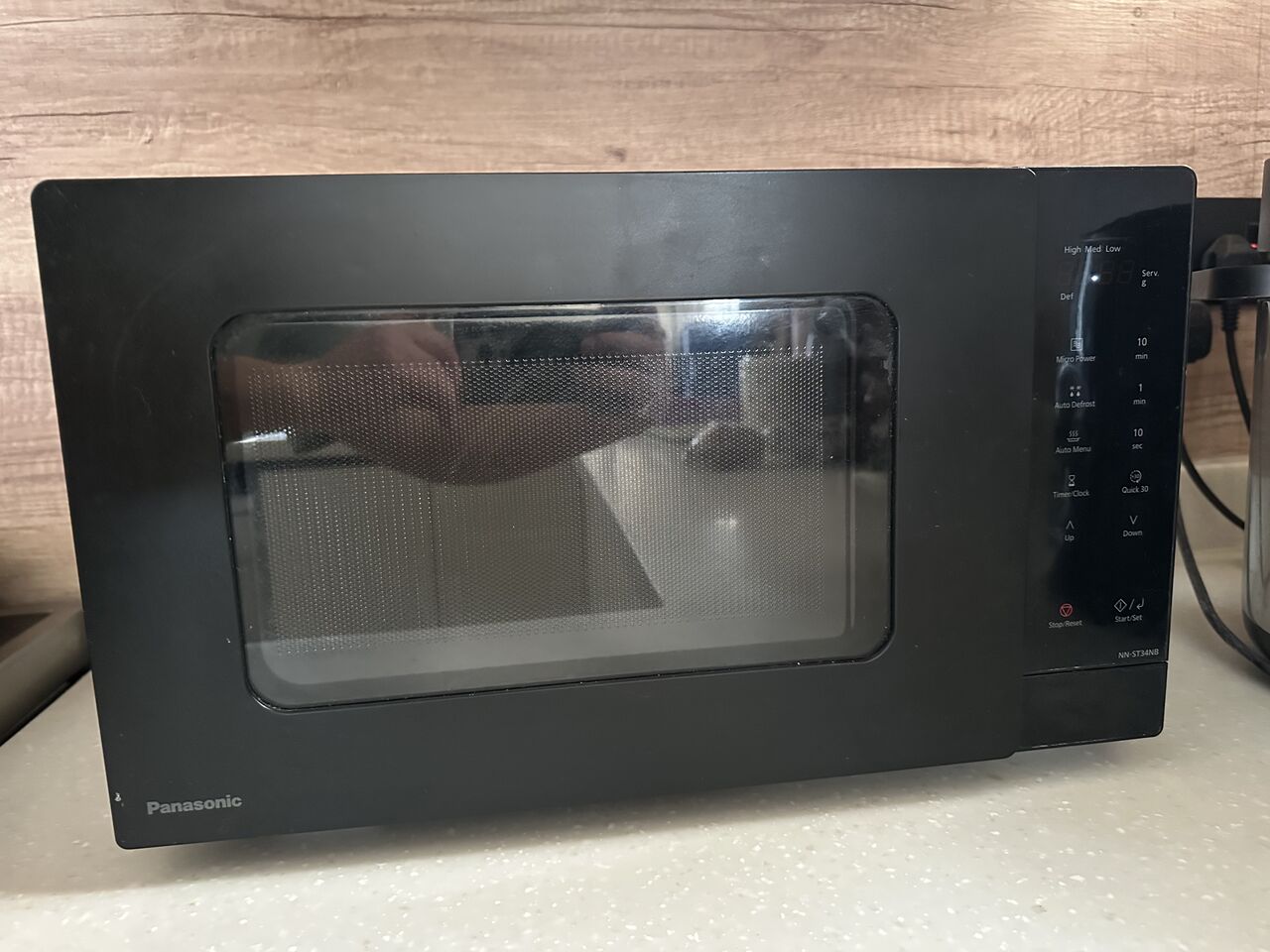 Riyadh, Appliances, SAR 200,  Panasonic 25L Microwave NN-ST34NB (900W)