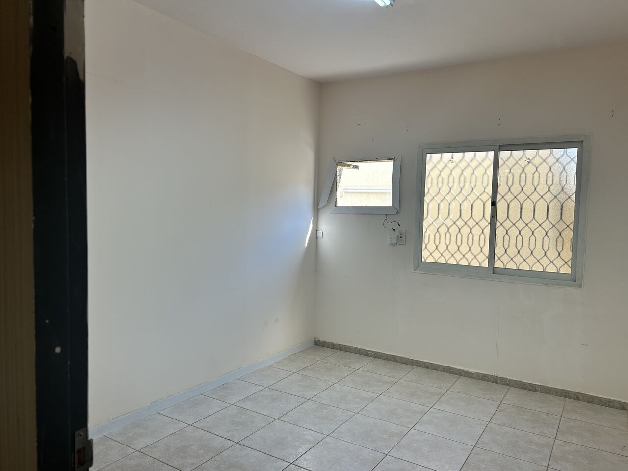 Al Rabwah, Apartments, Flats, Houses & Villas, 2bhk Ground Floor 32k Yearly Near Malaz