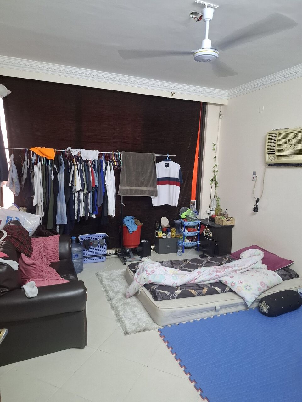 Adliya, Rooms for Rent, BHD 110/month,  ROOM FOR RENT, WITH EWA.SHARED KITCHEN AND BATHROOM.