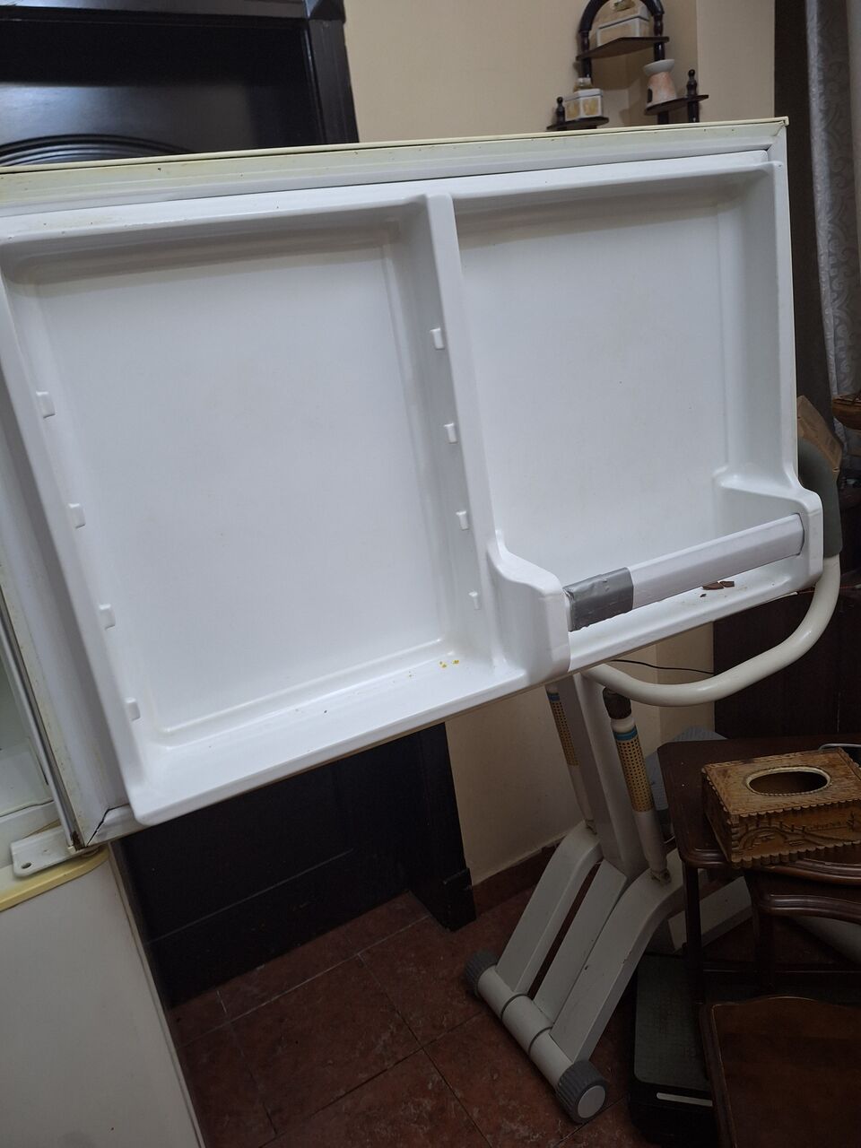 Manama, Household Items, BHD 20,  Brand Electrolux  Size 460L  For Repair  BHD 20.