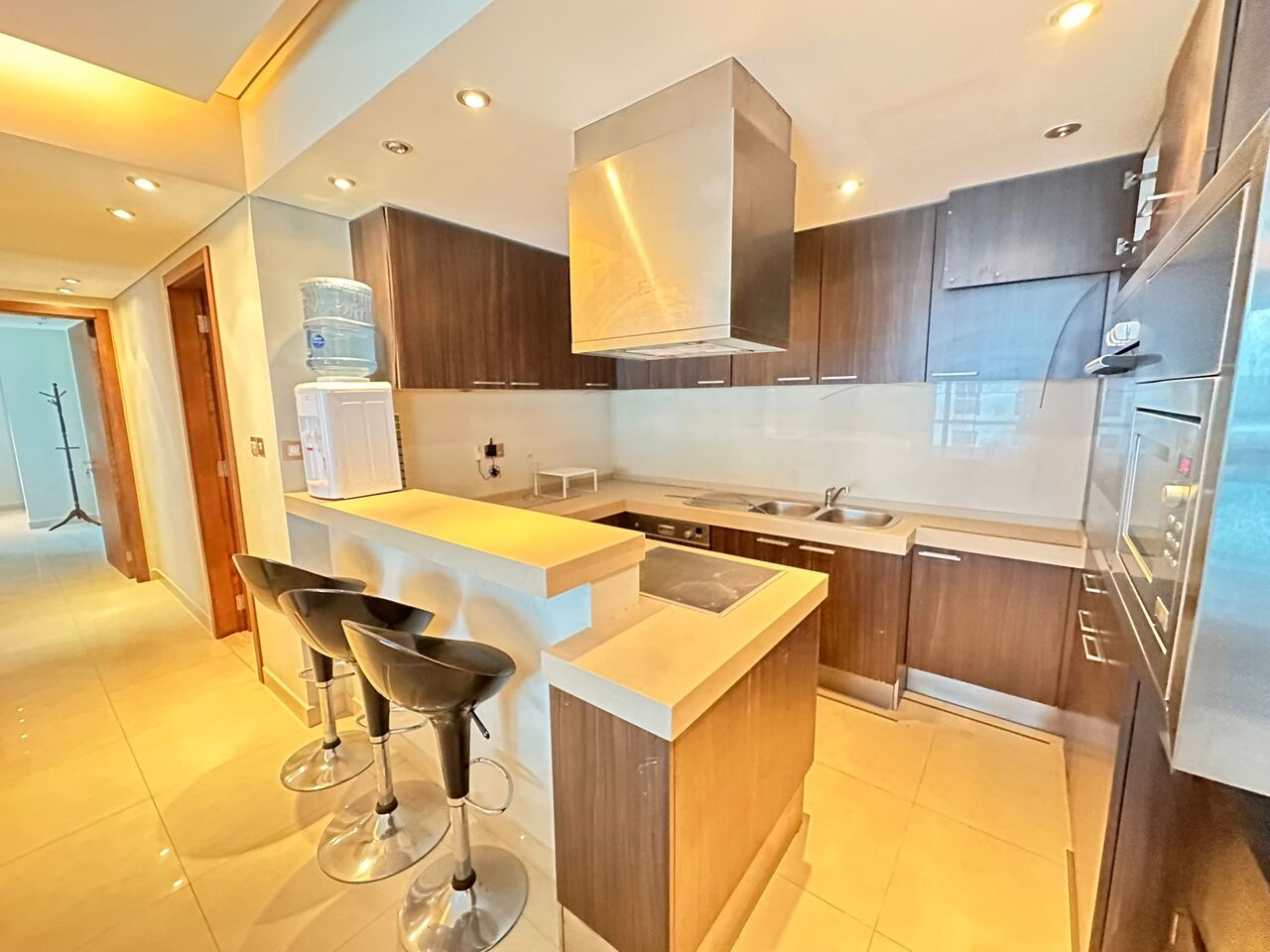 Manama, Apartments, Flats, Houses & Villas, BHD 500/month,  Furnished,  2 BR,  Apartment For Rent In Reef Island | Balcony | Luxury Amenities