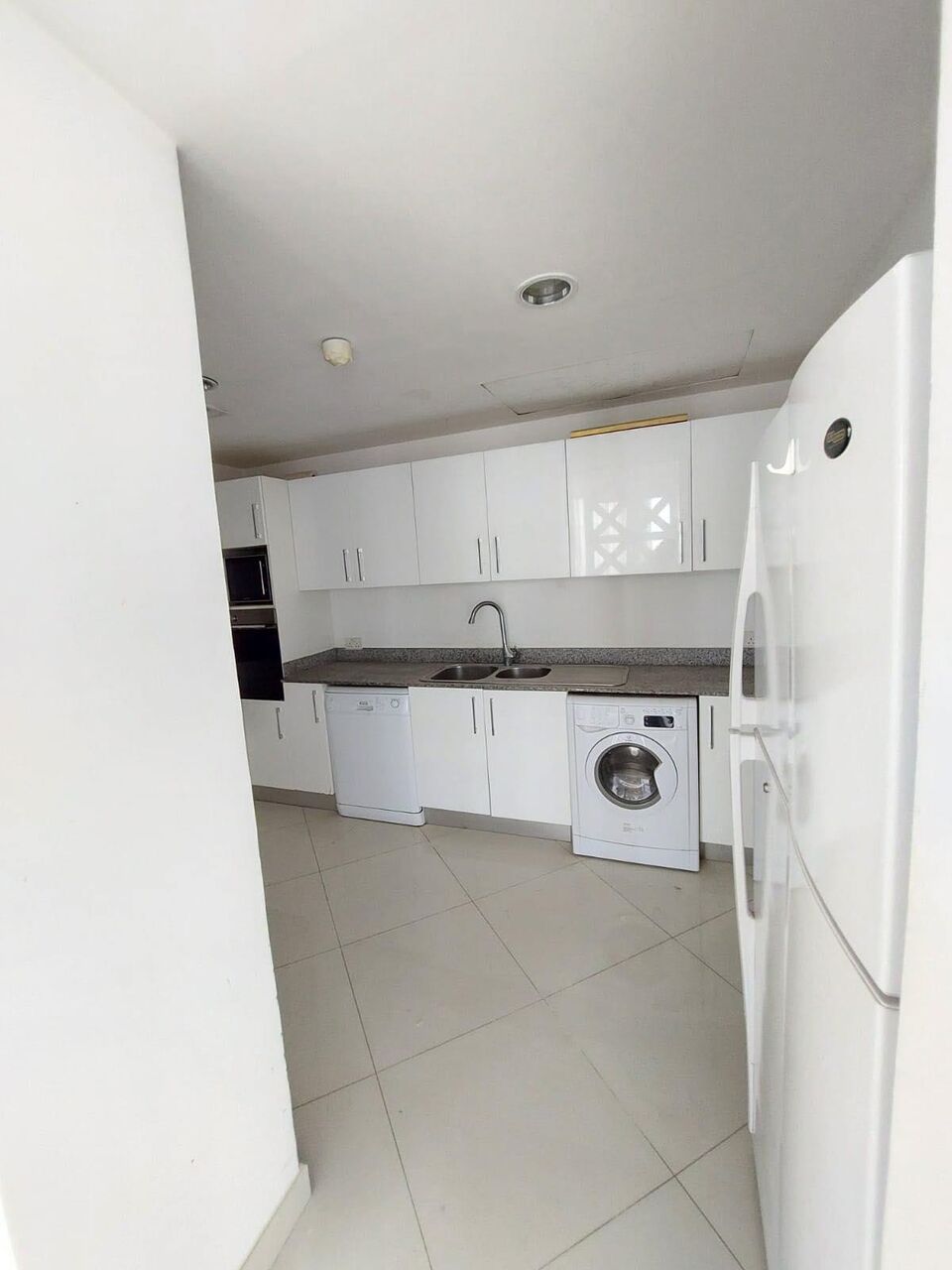 Sanabis, Apartments, Flats, Houses & Villas, BHD 81000/month,  Furnished,  2 BR,  Apartment For Sale  In Sanabis