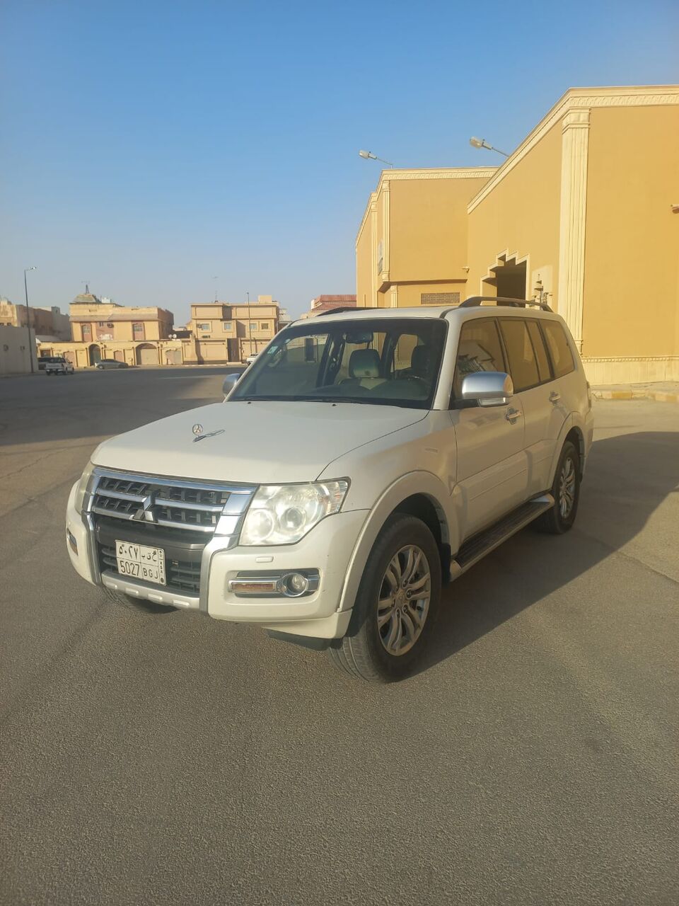 Riyadh, Vehicles, Cars & Trucks , SAR 40000,  Mitsubishi Pajero,  2015,  Automatic,  346000 KM,