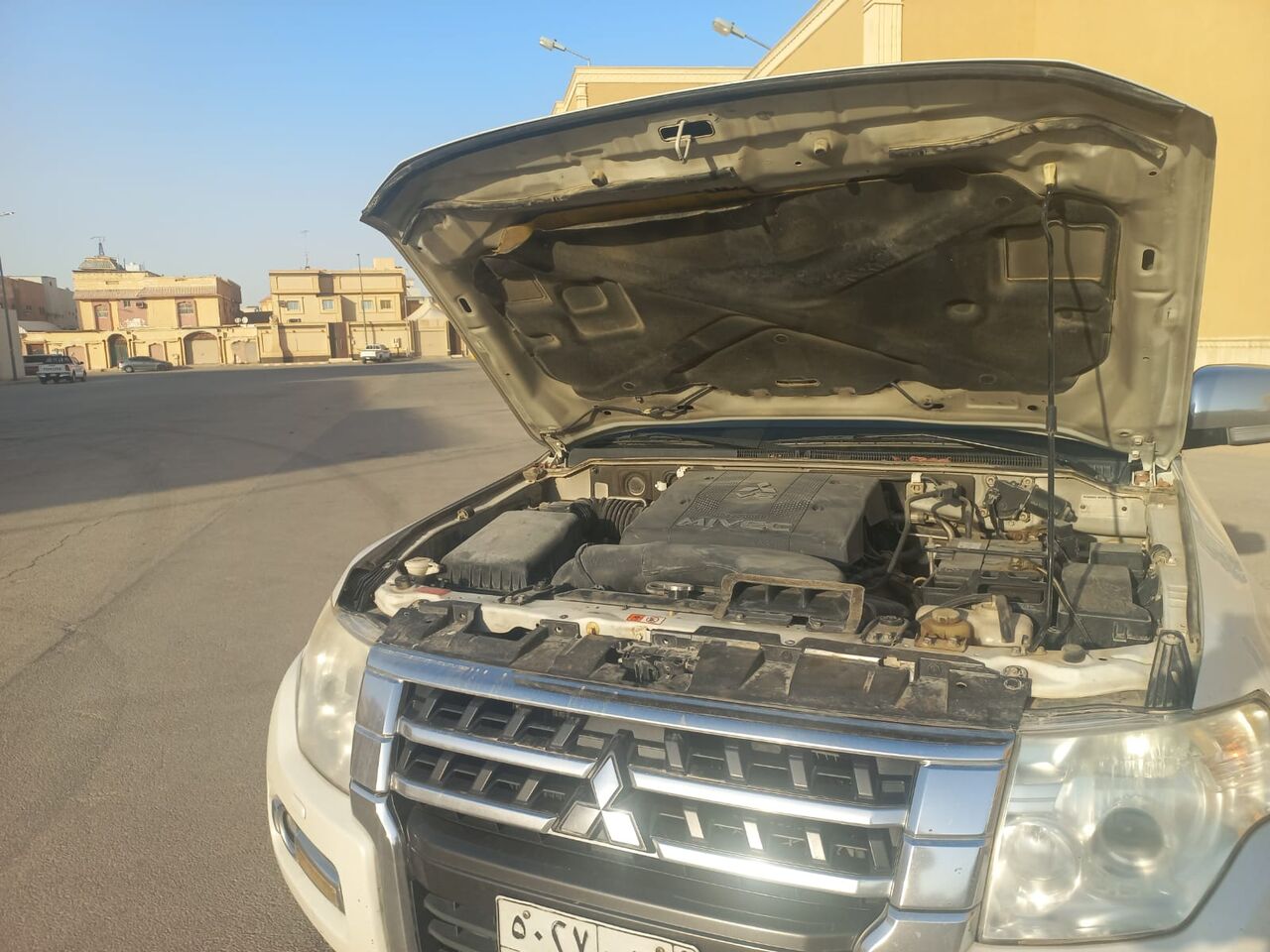 Riyadh, Vehicles, Cars & Trucks , SAR 40000,  Mitsubishi Pajero,  2015,  Automatic,  346000 KM,