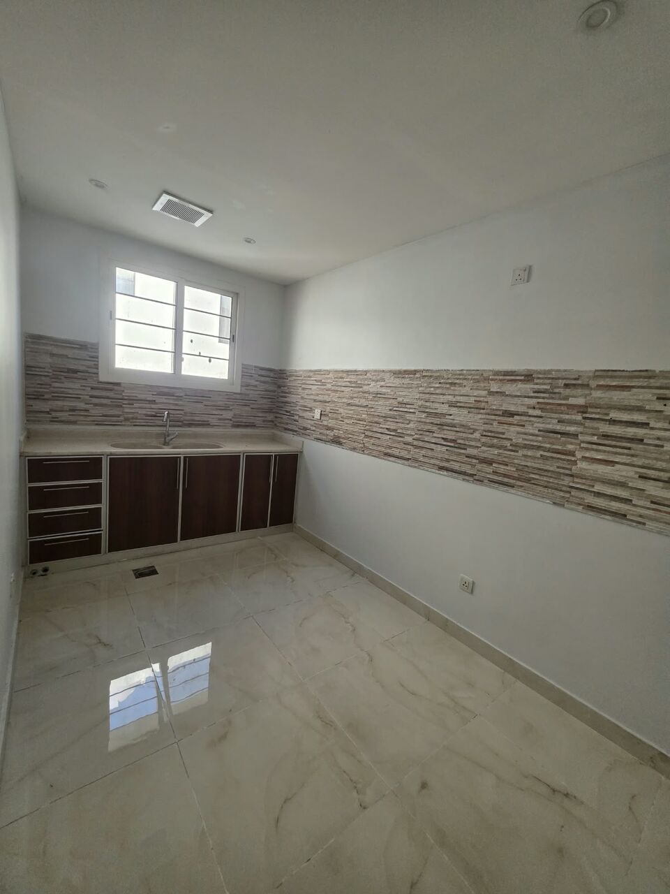 Khobar, Apartments, Flats, Houses & Villas, SAR 23600/year,  2 BR,  Consists Of:- 2 Bedrooms, A Living Room ,  2bathrooms, And A Kitchen,   Second Floor   Not
