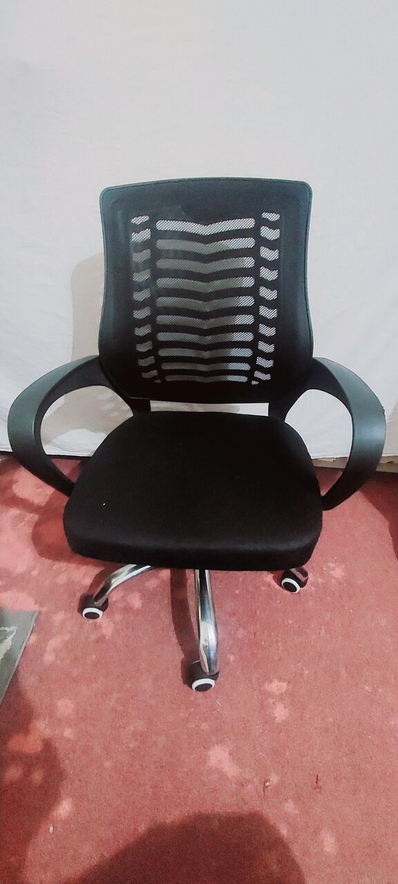 Muharraq, Furniture, BHD 12,  Beautiful Moveable Chair For Sale