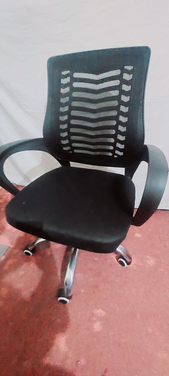 Muharraq, Furniture, BHD 12,  Beautiful Moveable Chair For Sale