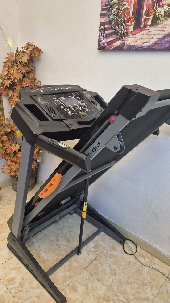 Al Hamra, Appliances, SAR 1800,  Treadmill For Sale (in Good Condition)
